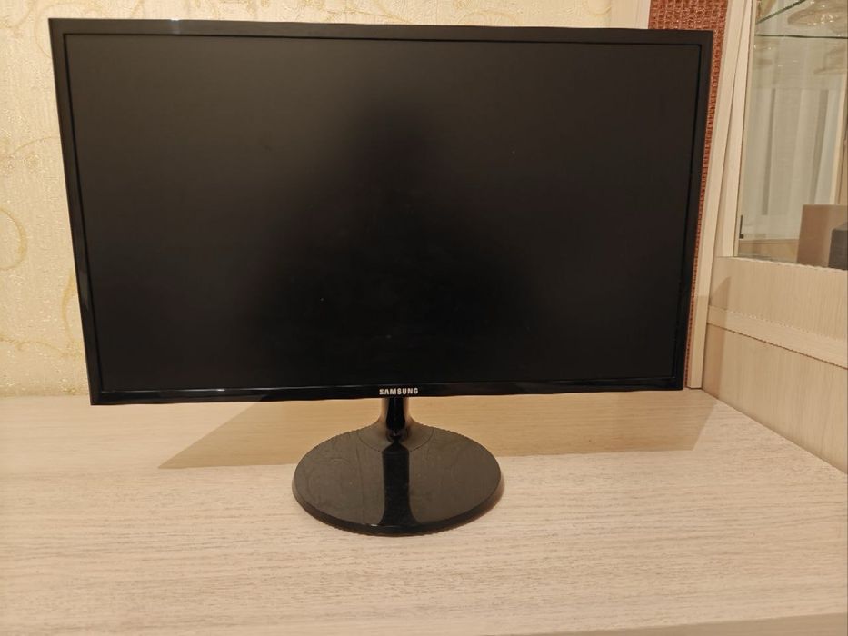 Монитор Samsung 24 дюйма