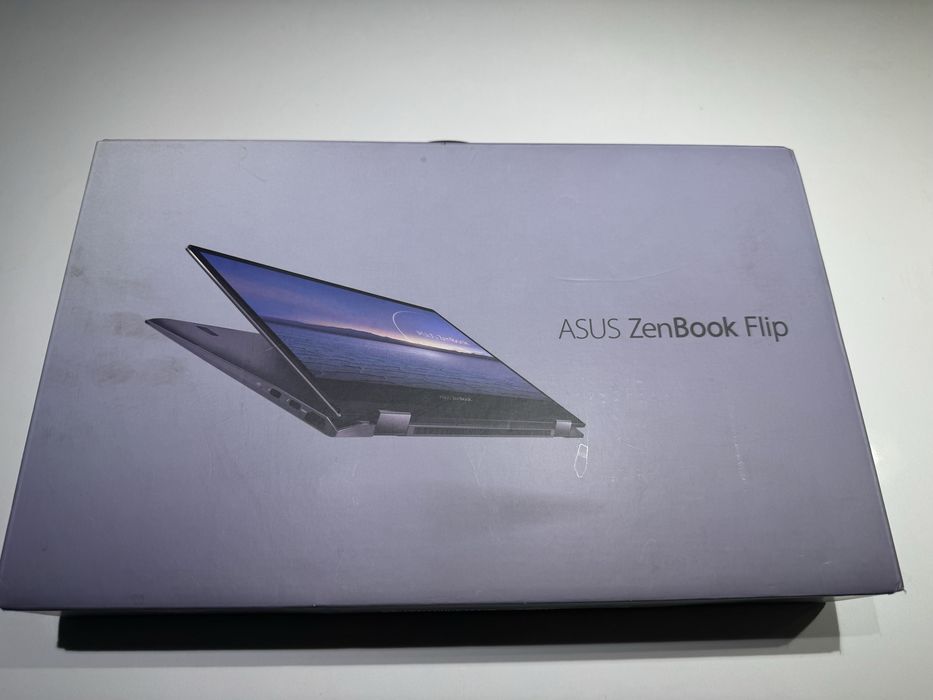 Продавам Asus UX363E /с проблем в дъното/