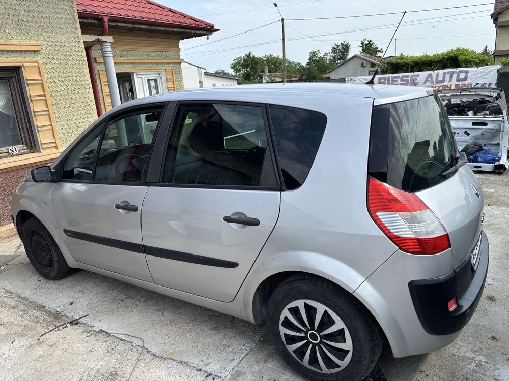 Vand piese si accesorii renault scenic 2 1.5 dci (motor la proba)