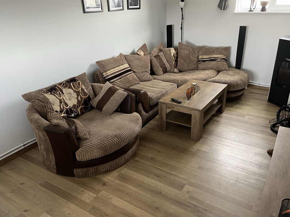 Продавам бежово-кафяв диван