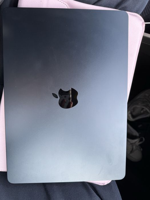 Apple MacBook Air 13 2024 /8GB/ 256GB/ macos. СРОЧНО!