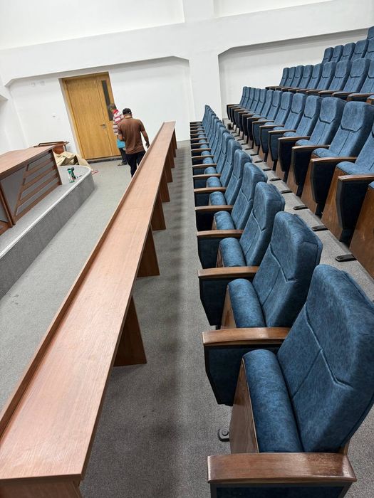 “Yangi auditoriya kreslolari — maktab, institut va ofislar uchun ideal