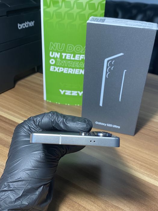 Samsung Galaxy s25 ultra • 512 GB • Titanium Black