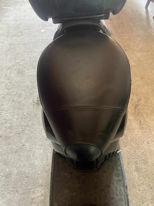 Vând scuter Aprilia cu acte