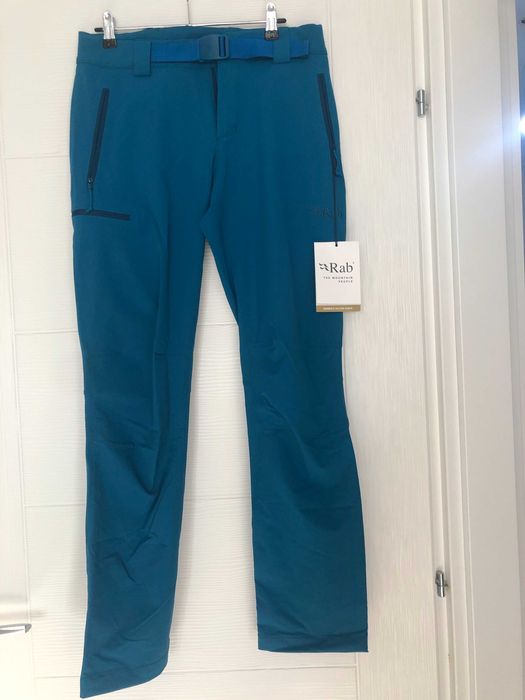Pantaloni sport pentru munte, noi