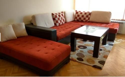 Дава се под наем Двустаен апартамент в Пловдив, Кършияка - 70 кв.м за 425 € - Снимка #2