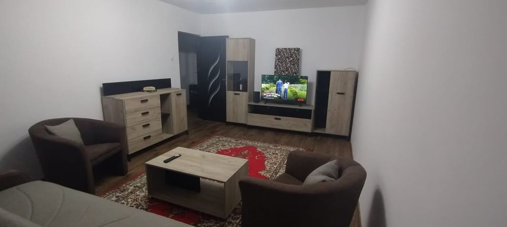 Apartament cu 3 camere de vânzare Târgoviște, zona CFR