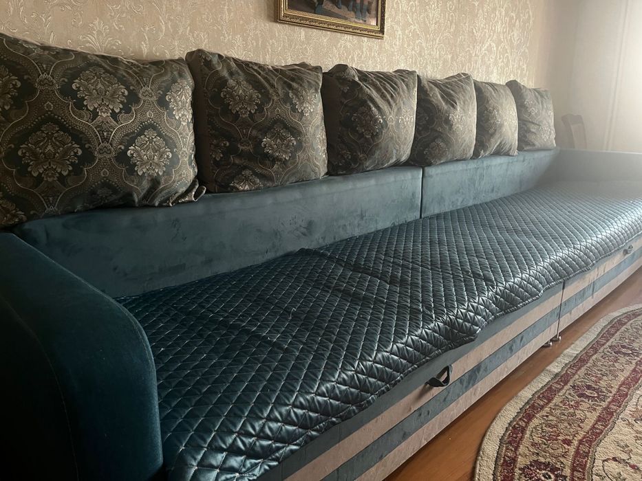 Диван продаю для гостинной,  в отличном состоянии