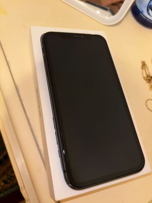 Iphone 11 128gb,73емкость