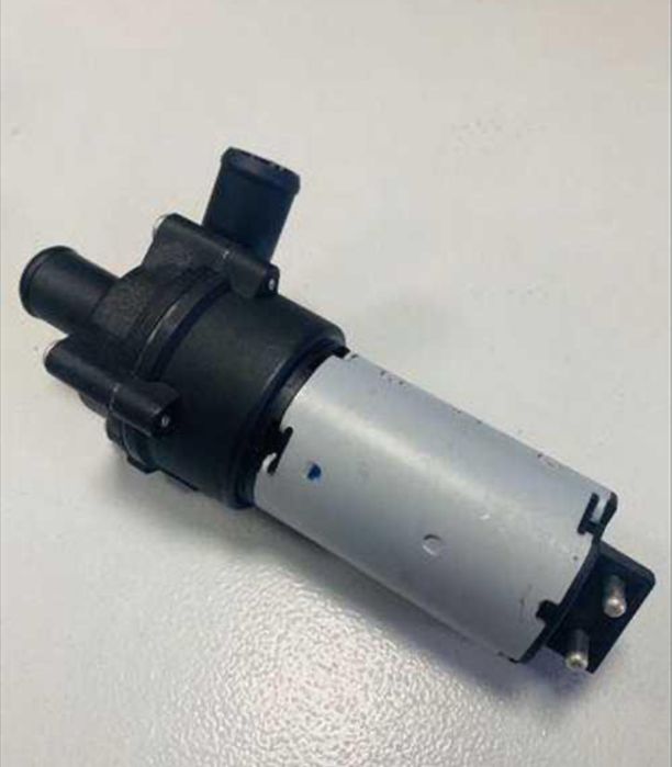 Дополнительная помпа от Mercedes фирма фрэй