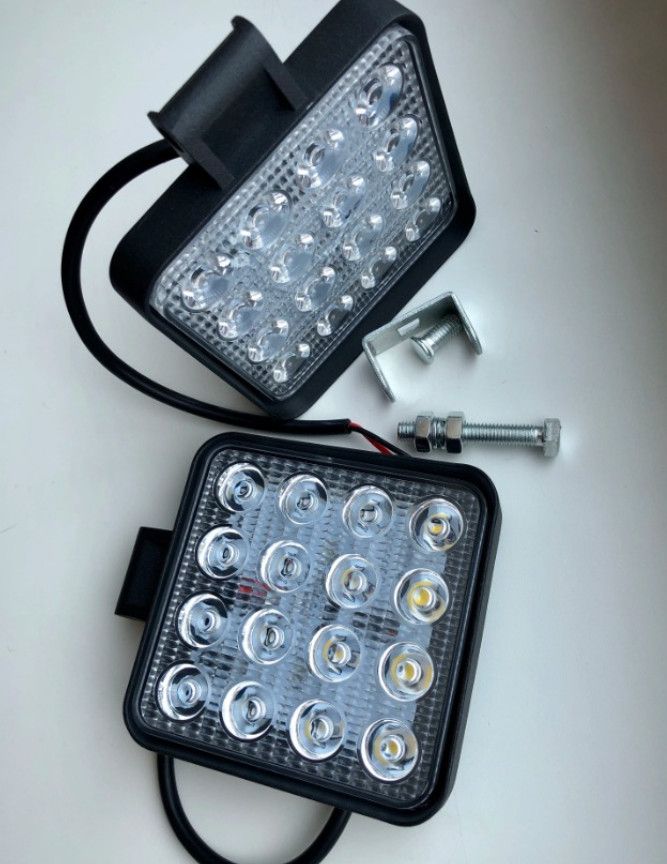 LED фарове 2 броя, 16 диода, 48W, 12/24V, крепежи, 85 х 85 х 27 мм