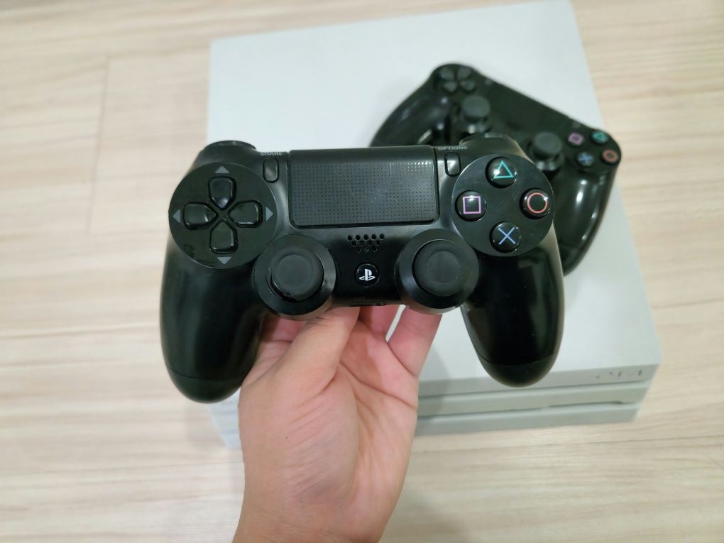 PS 4 Pro. Playstation 4 pro 1t