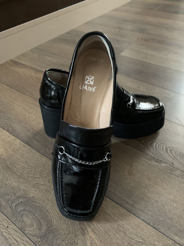 Обувки Gianni 50 лева
