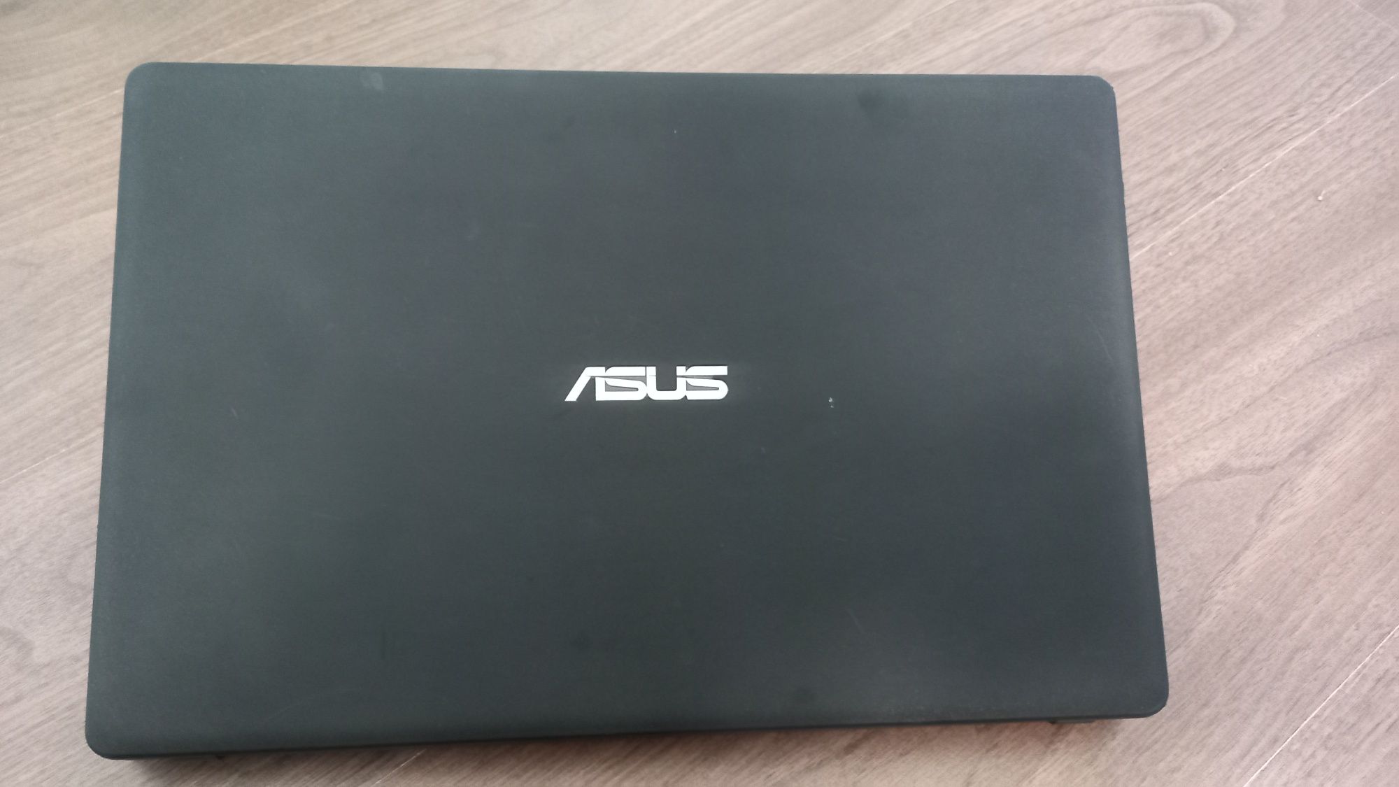 Asus X550c. Notebook. Core i5