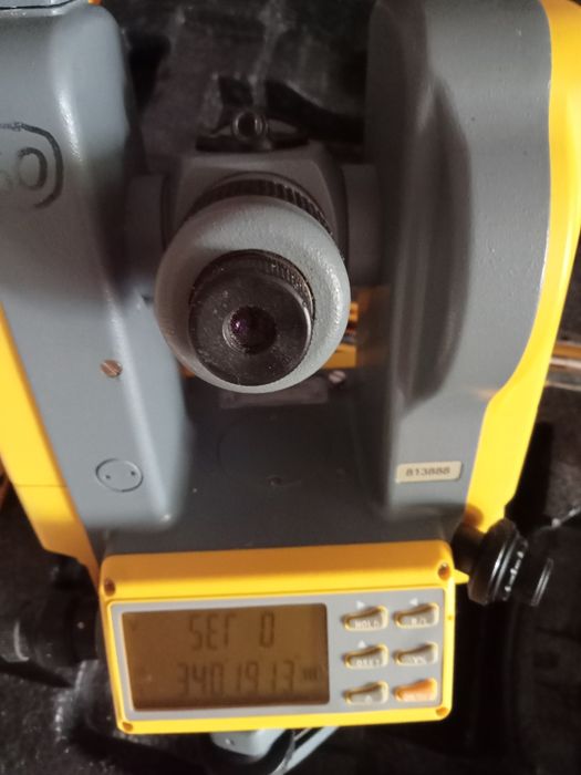 SPECTRA PRECISION DET-2 laser  complet 
Precizie de 2", cu rezoluție d