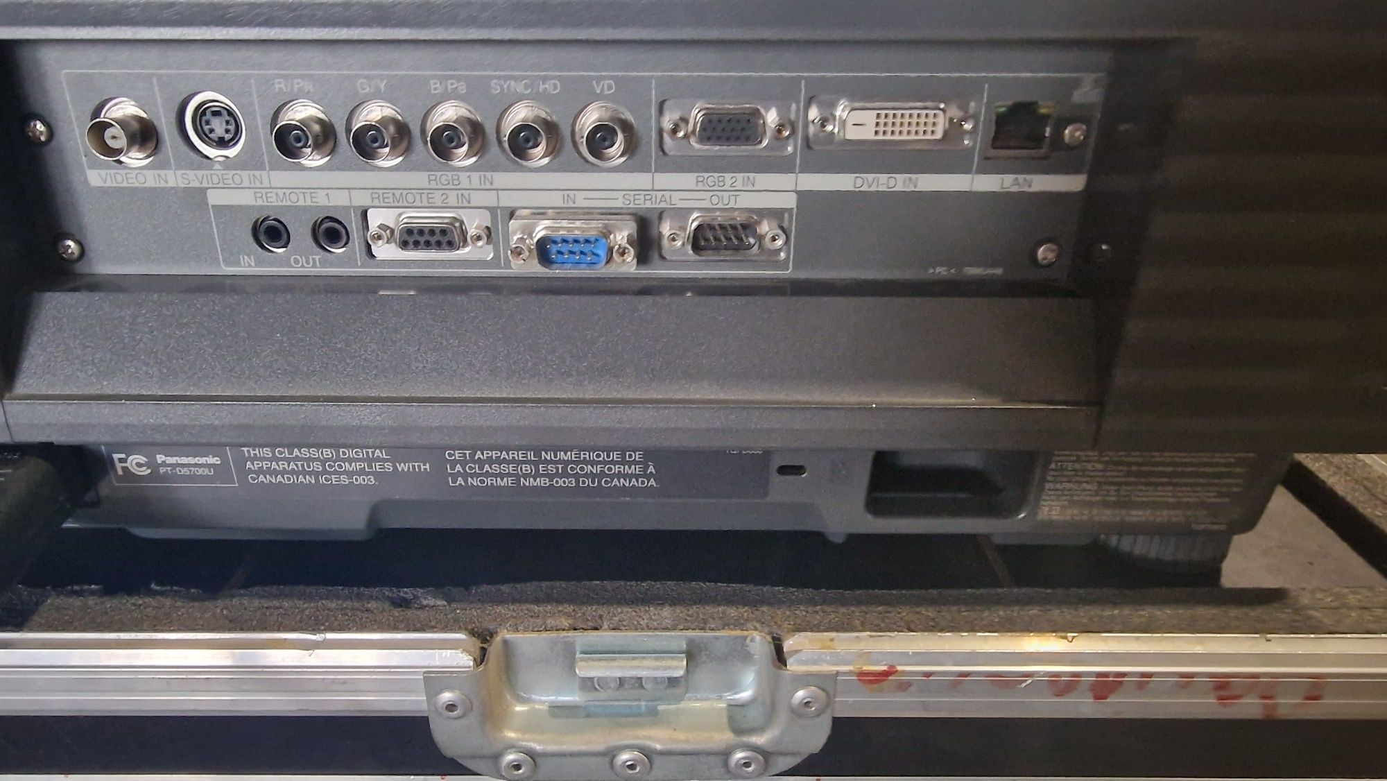 Videoproiector Panasonic PT-5700U