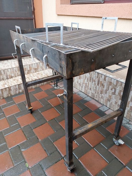 Vând grătar pentru friptură