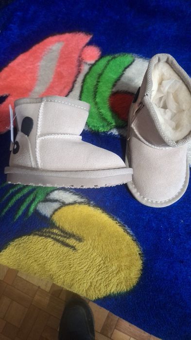 Срочно продам детский уги натуралка