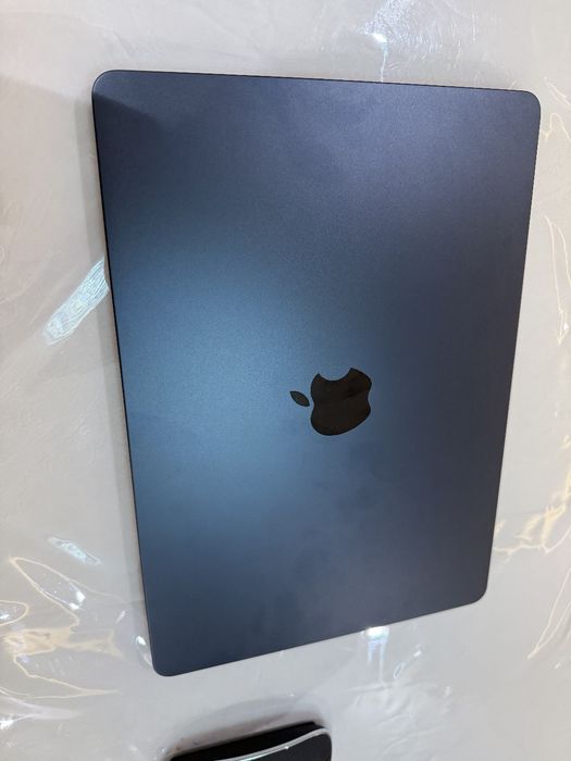 Macbook Air 13.6 inch 8/512  Dark Blue