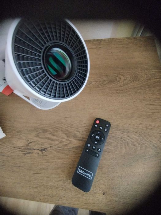 Проектор Zewire r1