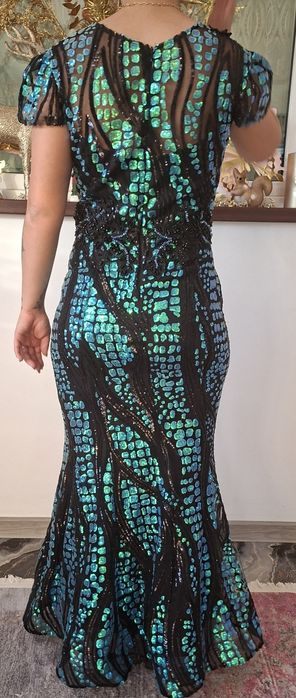 Rochie turcoaz ideala pentru nunti,personal îmbrăcata are 1 60h,60kg
