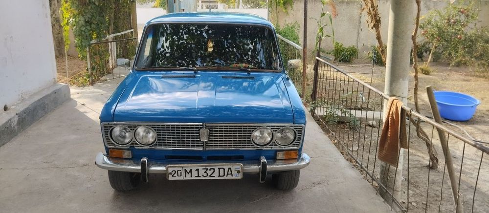 Vaz 2103 sotiladi. 1975 yil ishlab chiqarilgan. Holati aʼlo.