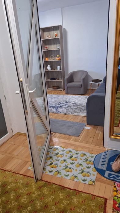 De închiriat apartament 3 camere – Piața Centrală, Calea București
Se