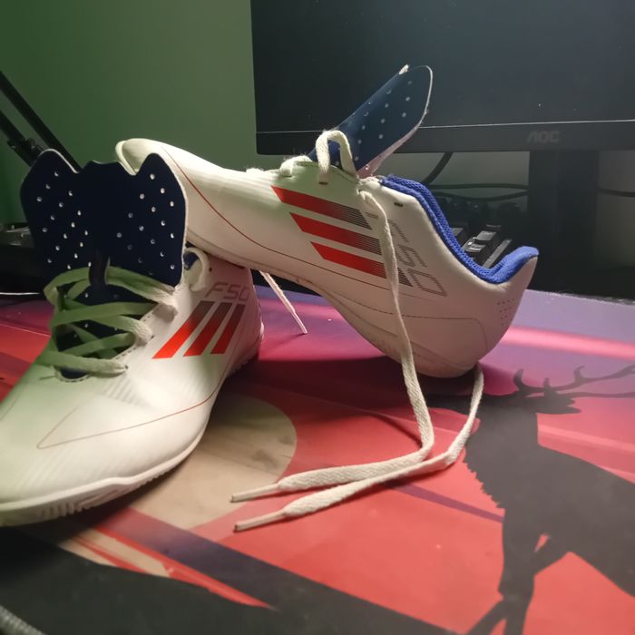 Adidasi de sala f50