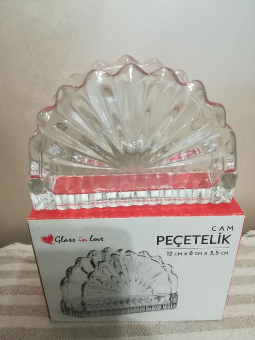 Нов стъклен салфетник