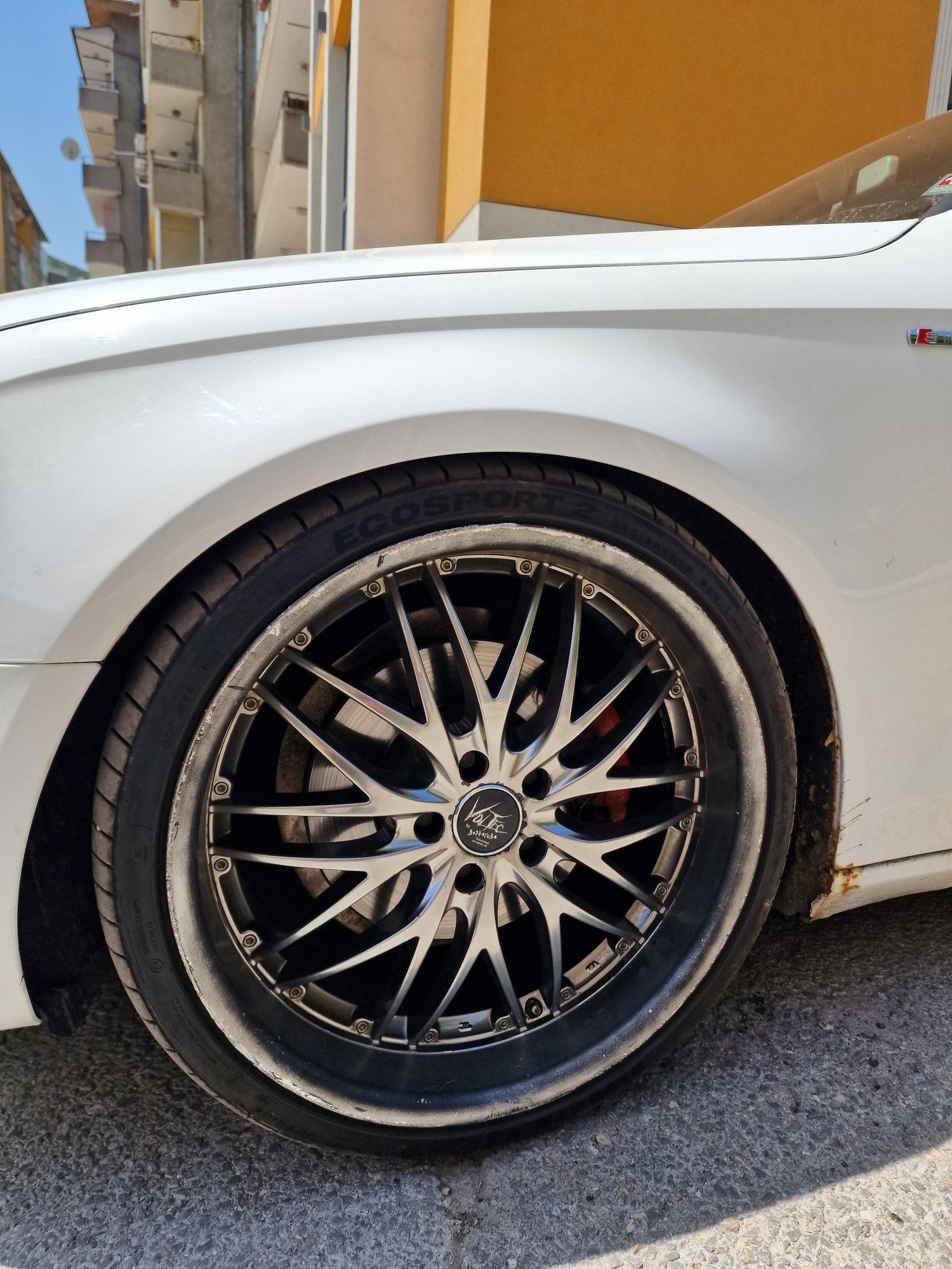 Продавам 4 броя джанти с гуми Alutec R20  5x112