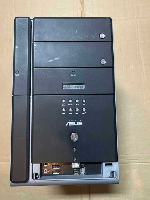 Настолен компютър ASUS