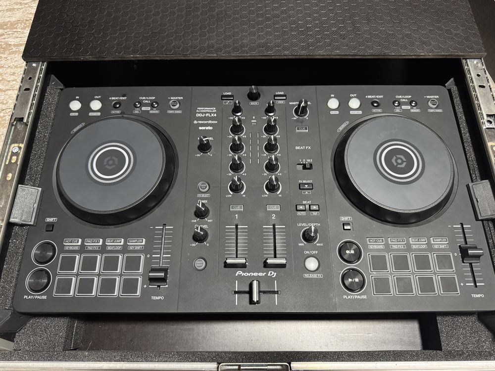 Контролер Pioneer DJ DDJ-FLX4 + CASE