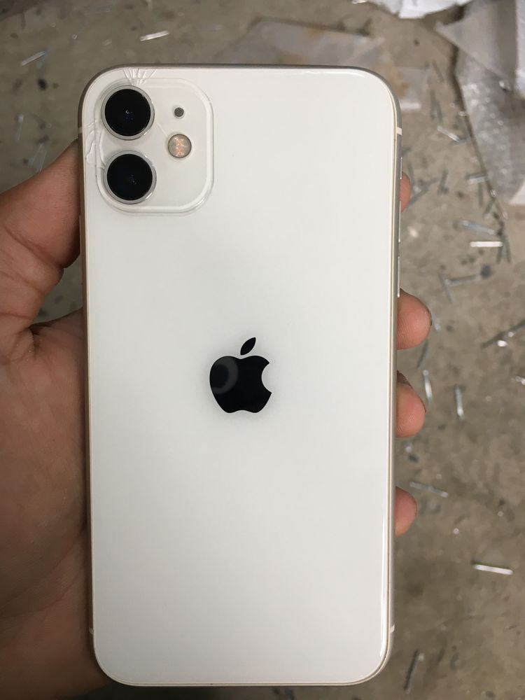 iPhone 11 bez kar dok 64 gb