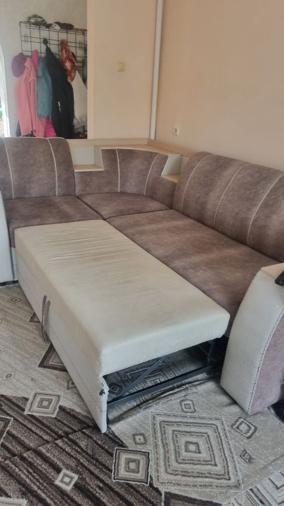 продаю диван самовывозом