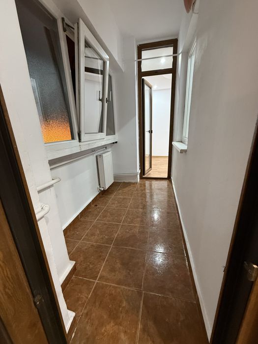 Apartament 3 camere, etaj 1, renovat, cartier 1 Mai