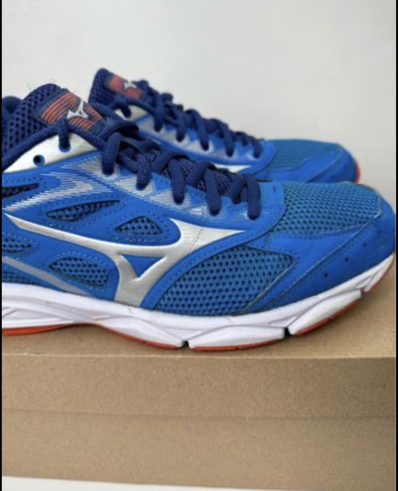 Mizuno Running (42.5) Маратонки