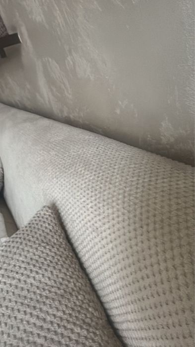 Здравствуйте продам диван отличном состоянии дыщащий  материал