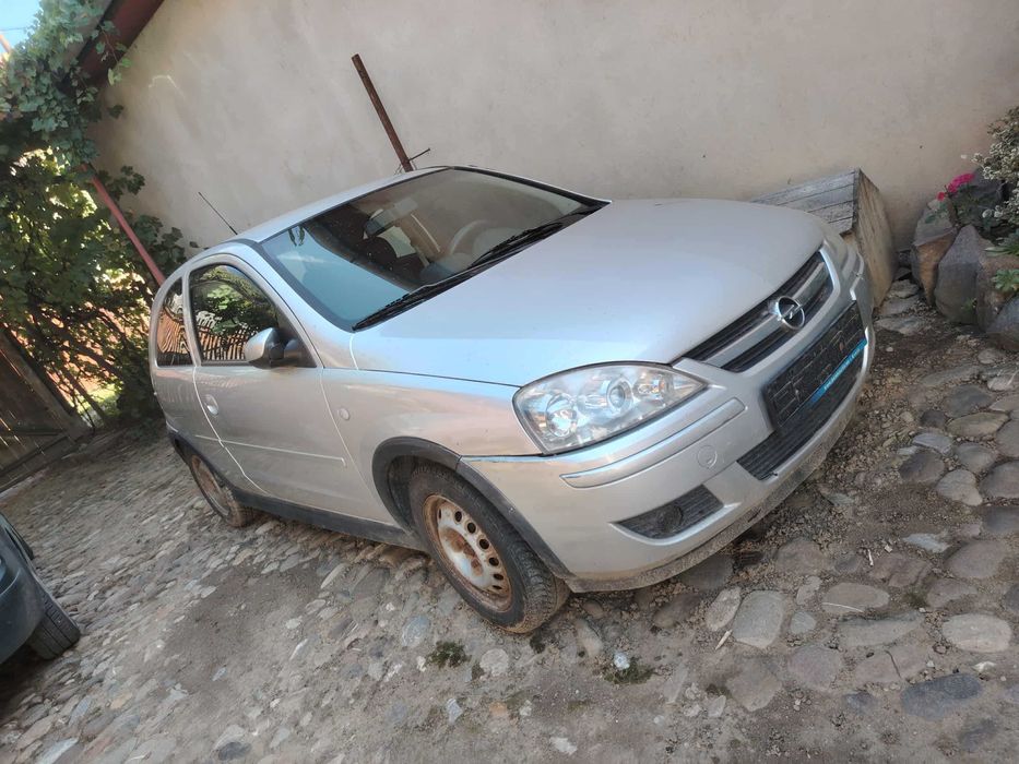 Vand sau dezmembrez Opel Corsa C