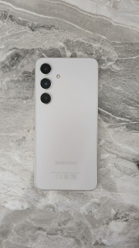 Samsung s24 8/256