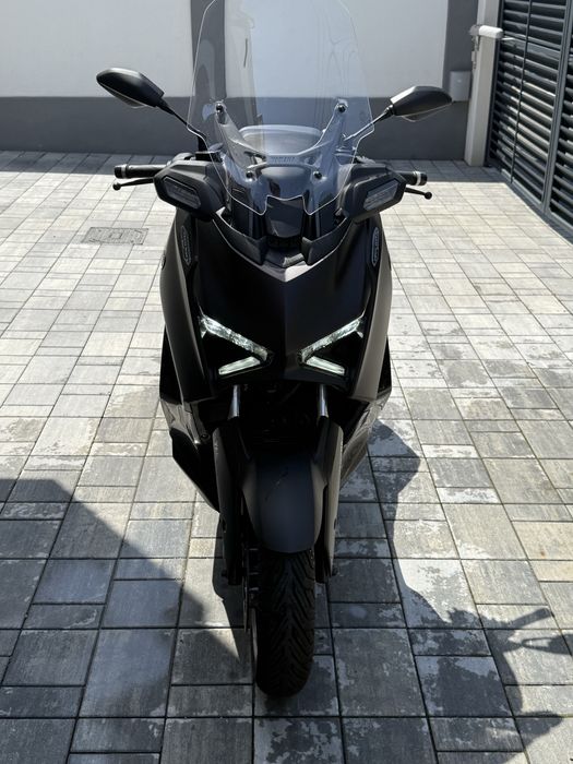 Yamaha Xmax 300cc de inchiriat