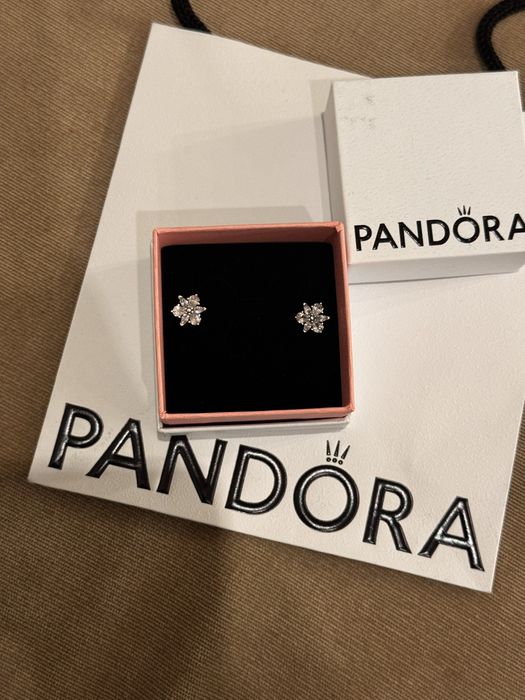 Пандора обеци Pandora