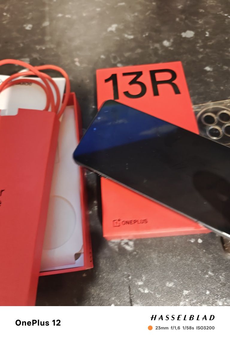 Oneplus 13R 12/256 gb