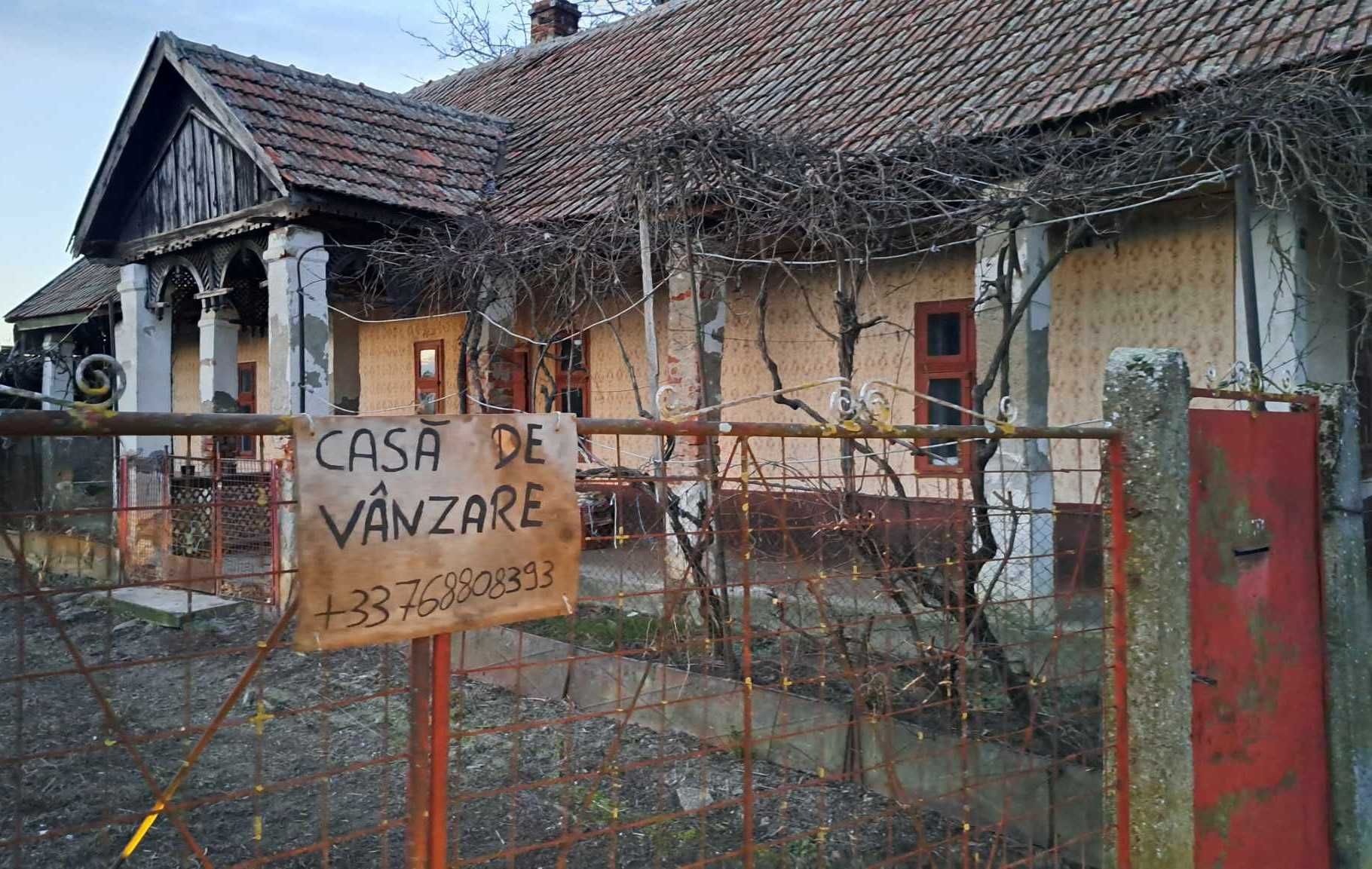 De vânzare casă țărănească în localitatea Oar.