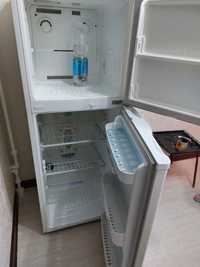 Продам холодильник в хорошем состояний LG 2х камерный