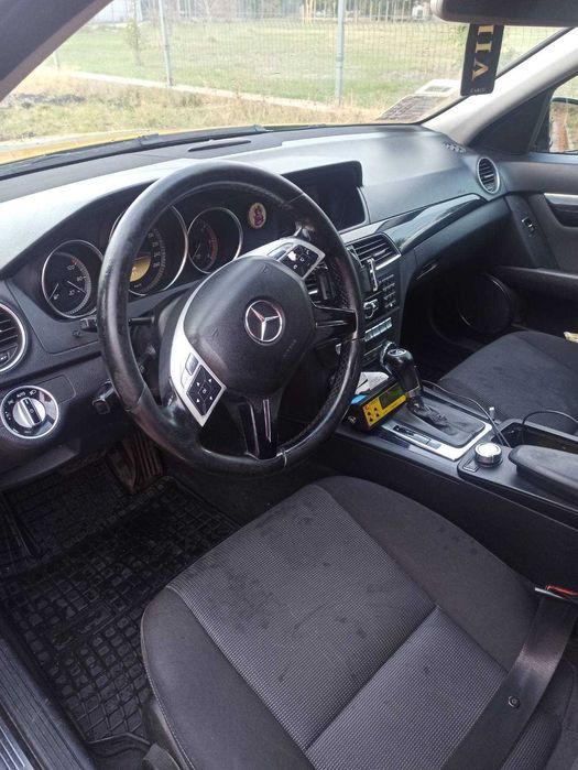 Mercedes C220 2013 г. на 372 хил.км. с разрешително до края на 2025 г.