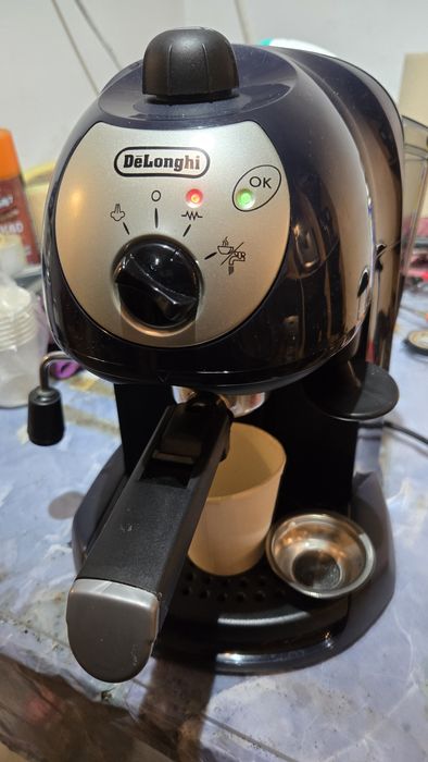 Aparat de cafea Delonghi functioneaza cu cafea macinata