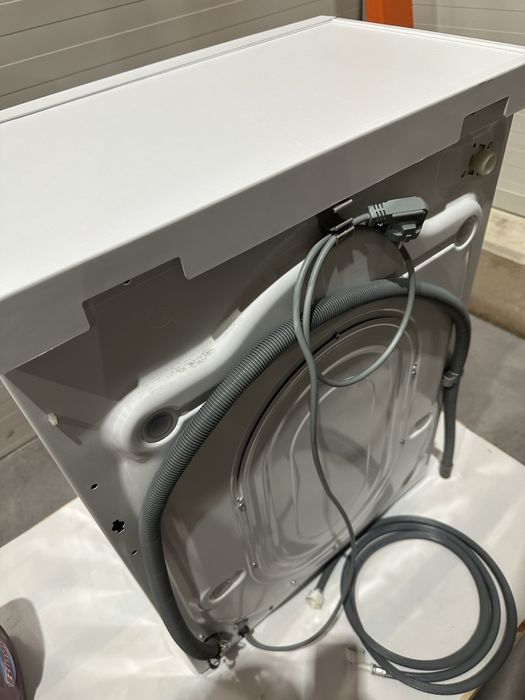 Пералня AEG   Шест килограмова.