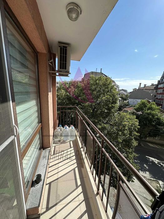 Дава се под наем Едностаен апартамент в Варна, Център - 40 кв.м за 350 € - Снимка #3