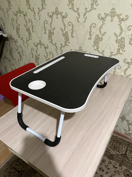Столик для ноутбука