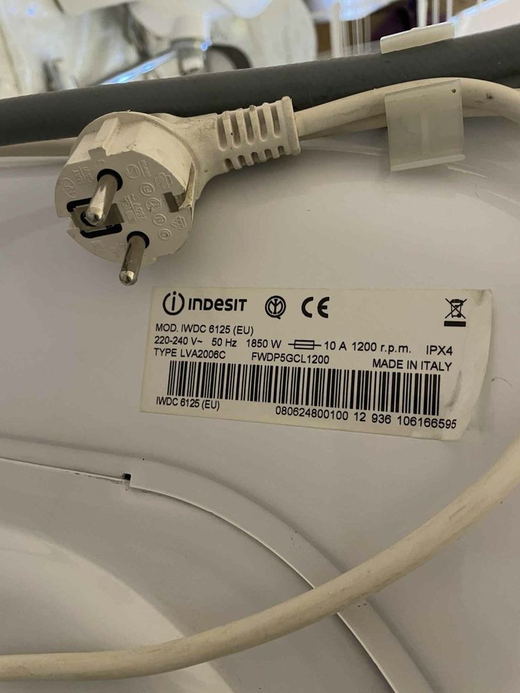 Пералня  със сушилня Indesit